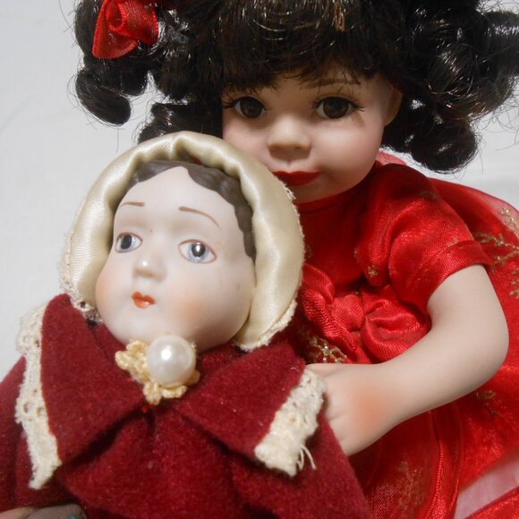 VTG MARIE OSMOND PORCELAIN BABY DOLL & HALLMARK HANGING PORCELAIN ORNAMENT 1983 - Picture 3 of 9